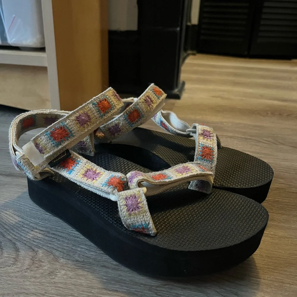 Teva crochet Embroidered Strap platform sandals - Picture 2 of 4